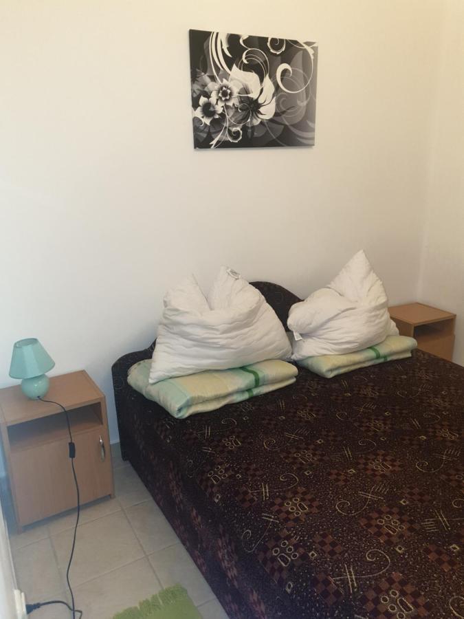 Zseki Apartman Хайдусобосло Экстерьер фото