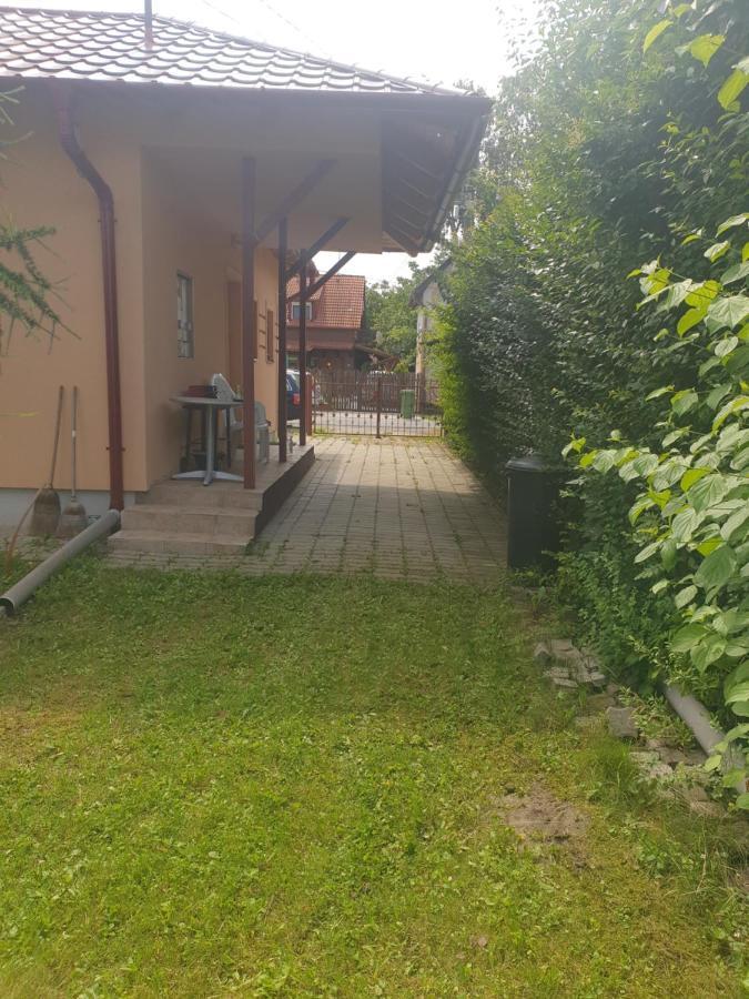 Zseki Apartman Хайдусобосло Экстерьер фото