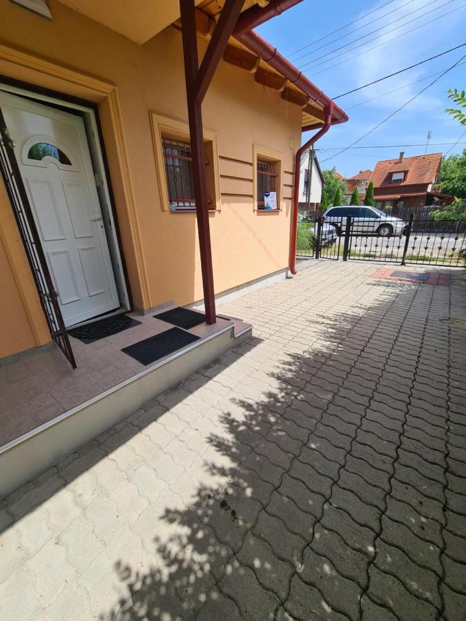 Zseki Apartman Хайдусобосло Экстерьер фото