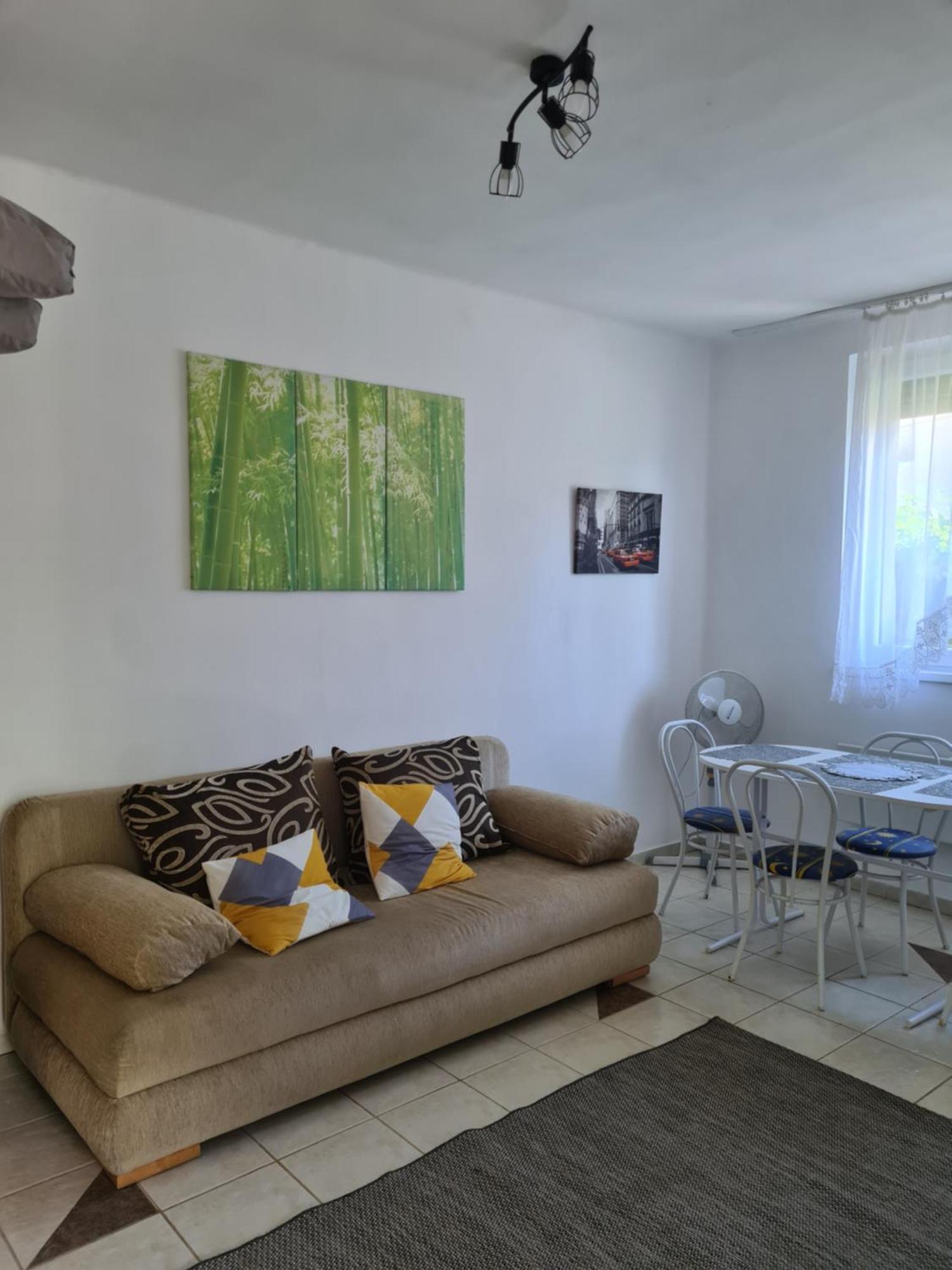 Zseki Apartman Хайдусобосло Экстерьер фото